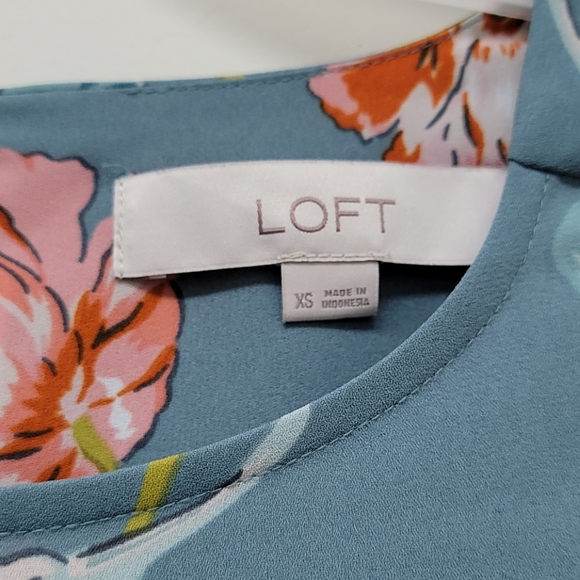 LOFT Floral Top - Size XS - Picture 2 of 6